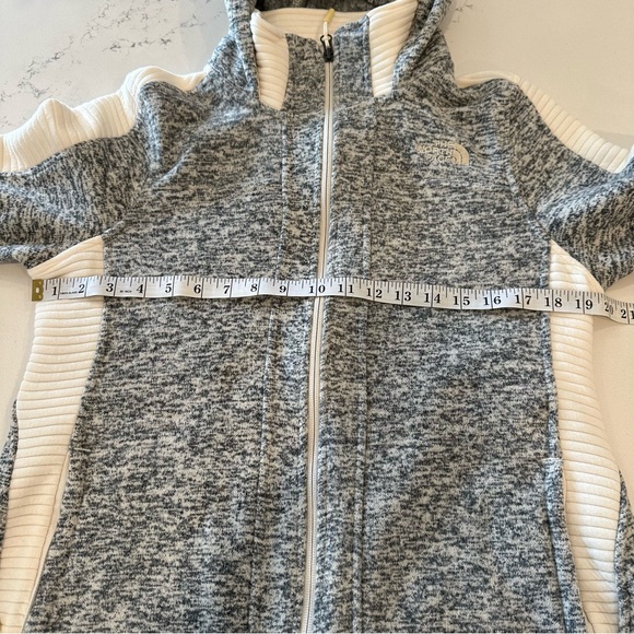 The North Face Women’s Indi 2 Hooded Fleece Jacket - Picture 13 of 13